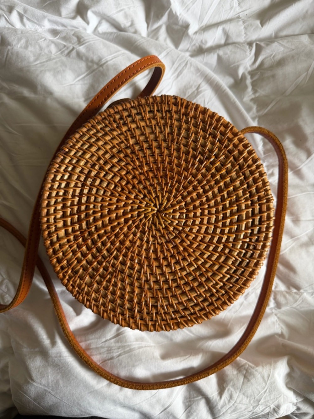 Wicker Rattan and Leather Star Pattern Crossbody Bag in Tan - Picture 3 of 4